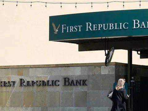 First Republic Bank phải đối mặt với khả năng hạn chế vay từ Fed