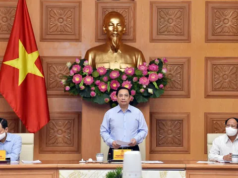 Thủ tướng: 'Nỗ lực cao nhất để không đứt gãy chuỗi sản xuất, cung ứng'