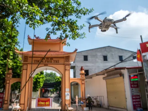 Sử dụng flycam để giám sát 'vùng đỏ' ở Hà Nội