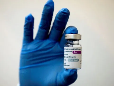 Thêm tác dụng phụ hiếm gặp ở người tiêm vaccine AstraZeneca
