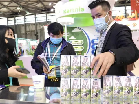 Vinamilk xuất khẩu sữa tươi Organic đi Trung Quốc, ra mắt tại Triển lãm Quốc tế Thượng Hải