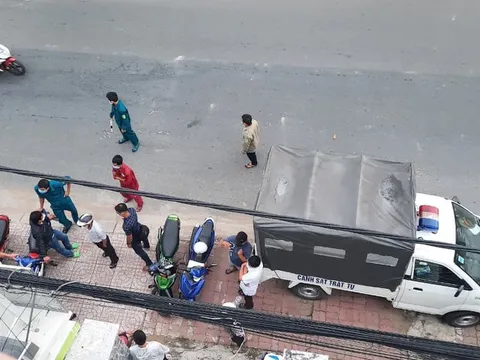 Chồng giết vợ rồi tự sát, bỏ lại bé trai 5 tuổi