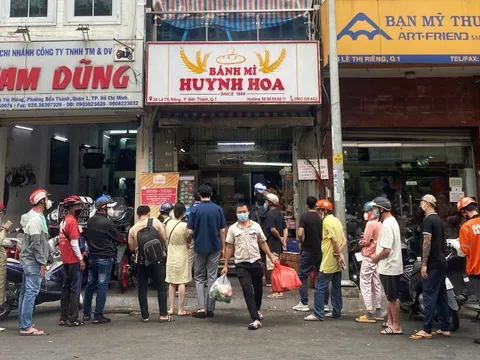 Ồn ào xung quanh ổ bánh mì Huynh Hoa