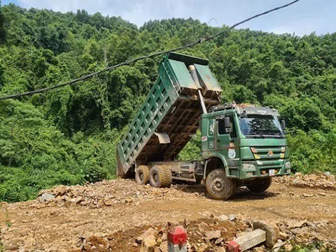 Quảng Trị: Gói thầu ở huyện Cam Lộ cài ‘ giấy phép con’, chỉ 1 nhà thầu tham dự