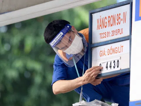 Nguồn cung khan hiếm khiến giá xăng dầu khó "quay đầu" giảm