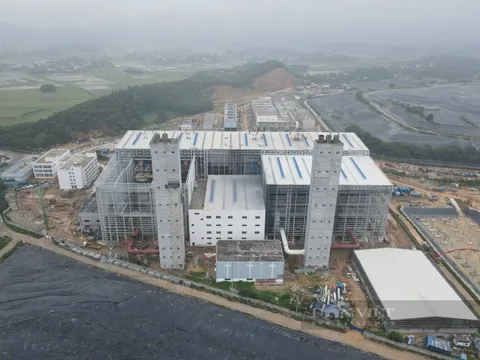 Nhà máy đốt rác phát điện lớn nhất vận hành có giải quyết toàn bộ rác ở Hà Nội?