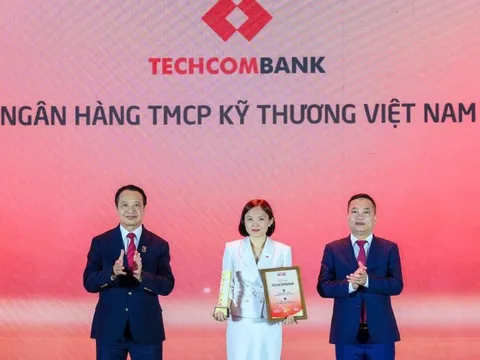 Techcombank vượt mốc 10.000 tỷ đồng nộp ngân sách, củng cố vị thế Doanh nghiệp Quốc gia