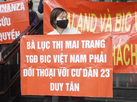 Khốn khổ vì mua phải chung cư "treo Cầu Giấy bán Nam Từ Liêm": Chủ đầu tư vẫn im lặng, hàng trăm cư dân tiếp tục diễu hành yêu cầu thanh tra