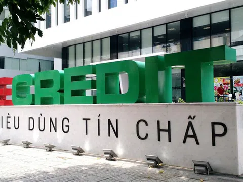 FE Credit: “Thời huy hoàng nay còn đâu”?