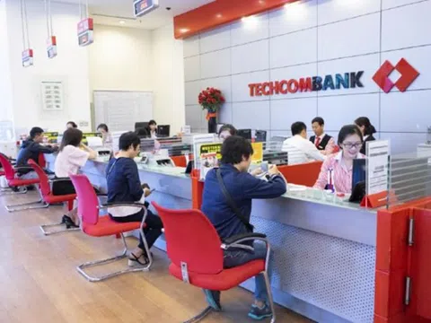 Techcombank phản hồi gì khi khách hàng tố đưa giang hồ tới đòi nợ?