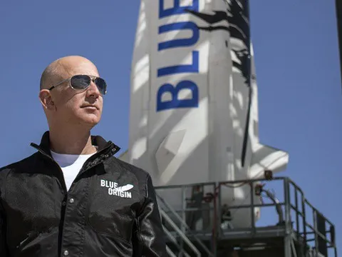 Tỷ phú Jeff Bezos sẽ bay vào vũ trụ tháng sau