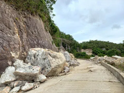 Dự án du lịch tâm linh: 10 năm 'treo' trên núi