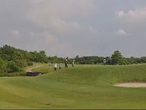 Hà Nội: Bất chấp lệnh cấm, sân golf Sky Lake vẫn ngang nhiên hoạt động giữa mùa dịch