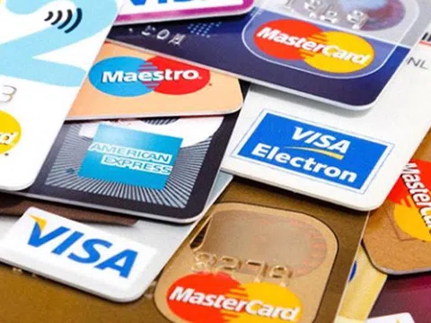 Hiệp hội Ngân hàng quyết làm căng với Visa và Mastercard "ăn dầy" trong lúc dịch bệnh