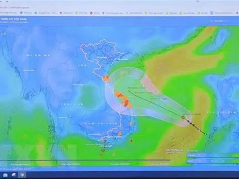 Áp thấp nhiệt đới di chuyển chậm, Hà Tĩnh đến Cà Mau có mưa lớn