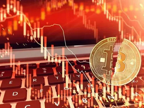 Giá Bitcoin 'lao dốc' sau khi đạt đỉnh, về mức 62.000 USD