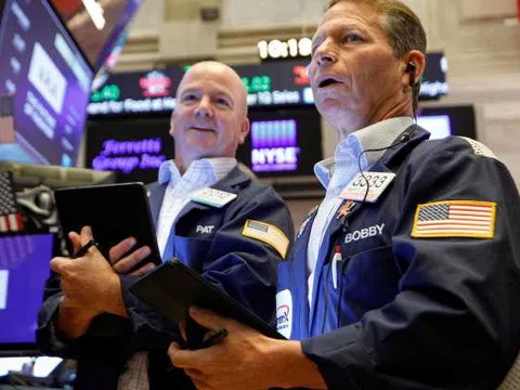 S&P 500 và Dow Jones cùng lập kỷ lục mới, giá dầu lên đỉnh 7 năm, Bitcoin giữ đà tăng