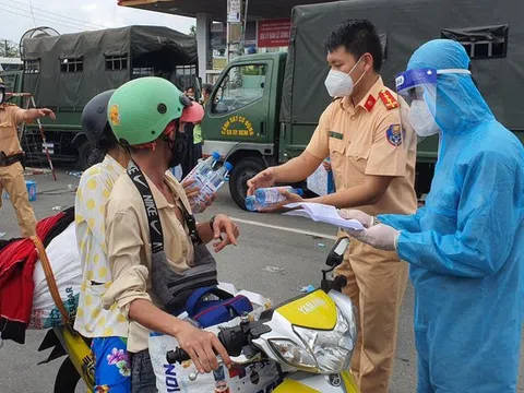 TPHCM dừng tất cả chốt kiểm soát COVID-19, đi lại ở các cửa ngõ trở lại bình thường