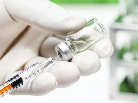 Nguy cơ tử vong do COVID-19 tăng 14 lần nếu không tiêm vaccine