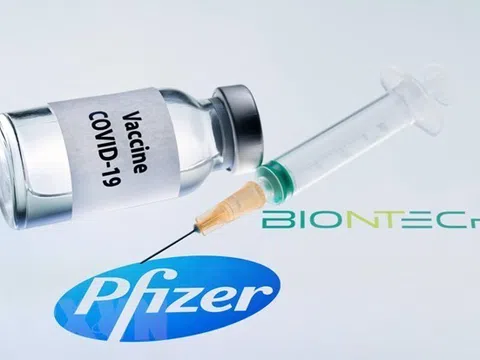 Biến thể Omicron có thể 'né tránh một phần' vaccine của Pfizer