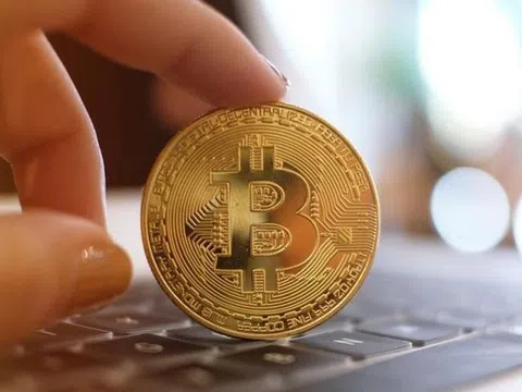 Bitcoin đi ngang, rủi ro chực chờ