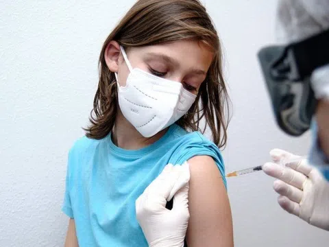 Nhiều nước tiêm vaccine COVID-19 cho trẻ 5-11 tuổi