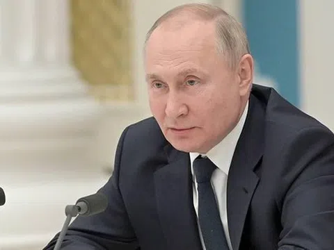 Tổng thống Putin lệnh cấm xuất nhập khẩu nhiều mặt hàng, nguyên liệu thô