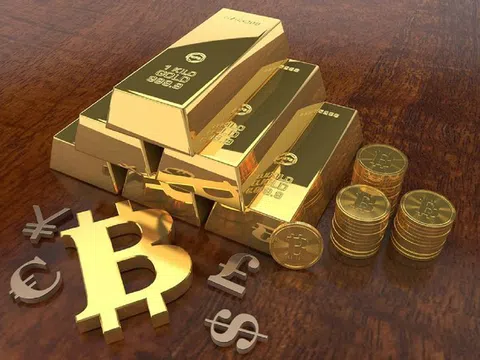 Xung đột Nga – Ukraine: Vàng tăng kỷ lục, Bitcoin và cổ phiếu giảm