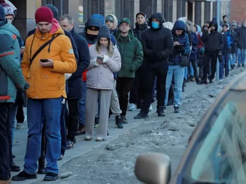 Xung đột Nga - Ukraine đẩy các ngân hàng trung ương lớn vào thế khó