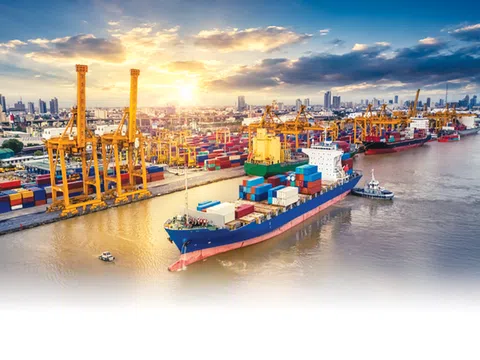 Xung đột Nga-Ukraine và Covid đè nặng lên chuỗi cung ứng