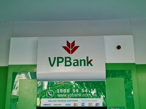 Một sếp VPBank bán cổ phiếu VPB sai quy định