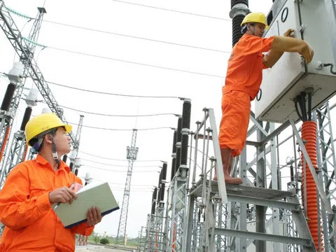 Lãnh đạo Bộ Công Thương hé lộ thời điểm chỉnh giá điện