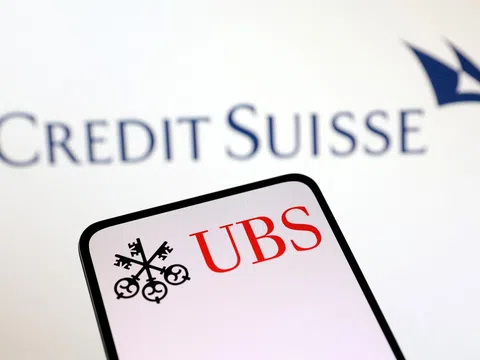 UBS mua Credit Suisse với giá hơn 3 tỷ USD nhằm chặn khủng hoảng lan rộng