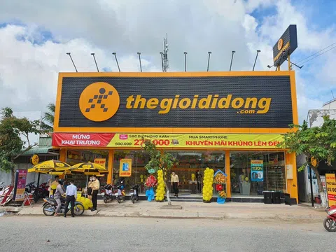 Lợi nhuận lao dốc, nhân viên ồ ạt nghỉ việc, điều gì đang xảy ra với Thế giới di động?