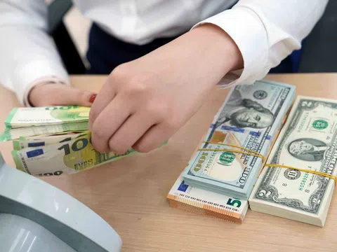 Lãi suất liên ngân hàng biến động mạnh ở các kỳ hạn ngắn
