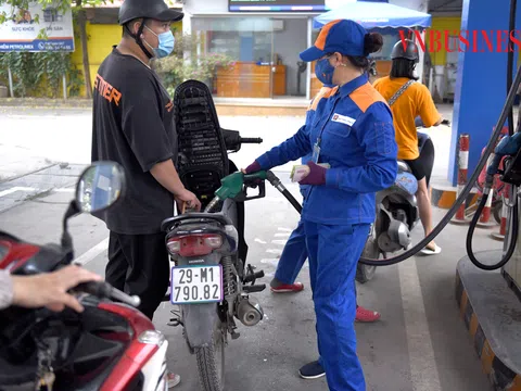 Giá xăng dầu hôm nay 17/5: Quay đầu giảm do tín hiệu từ Trung Quốc