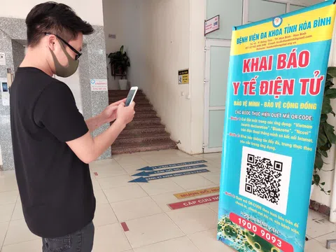 NÓNG: Ngừng khai báo y tế nội địa