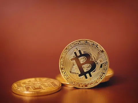 Giá Bitcoin hôm nay 8/5: Bitcoin tiếp tục lao dốc, thị trường chao đảo