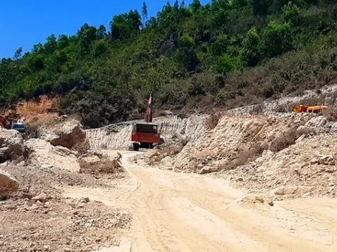 Bình Định: Núp bóng dự án làm đường, 'rút ruột' tài nguyên trái phép, thu lợi bất chính