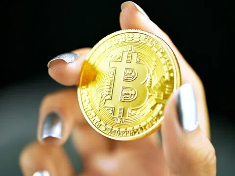 Bitcoin rơi khỏi mốc 29.000 USD, nhà đầu tư 'ngồi trên đống lửa'