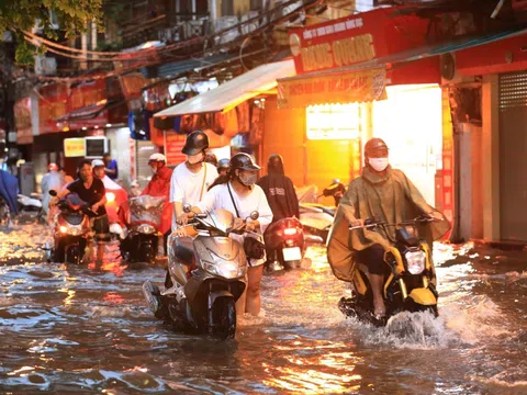 Hà Nội cứ mưa là ngập: Cái giá của bê tông hóa và đầu tư sai lầm