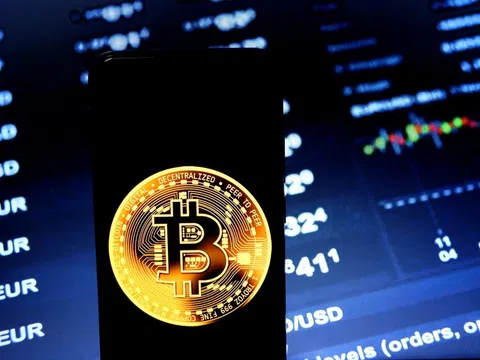 Bitcoin 'phất cờ trắng' trong năm 2022, có thể chạm đáy chu kỳ 14.000 USD?