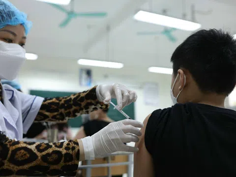 Tỉ lệ tiêm vaccine COVID-19 mũi nhắc lại còn chậm, do đâu?