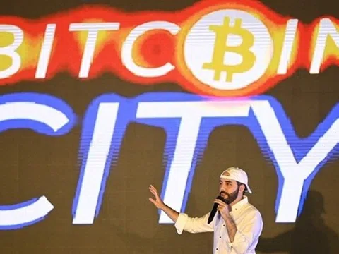 Giá Bitcoin 'rớt thảm', tổng thống El Salvador khuyên các nhà đầu tư 'kiên nhẫn và tận hưởng'