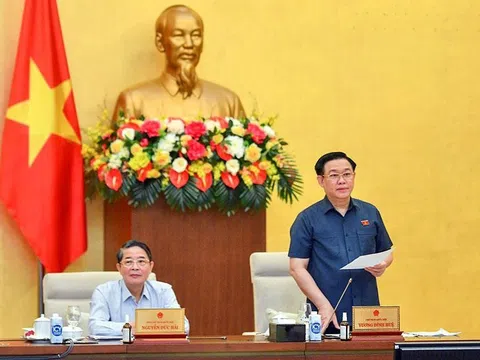 Nghiên cứu các phương án tiếp tục giảm giá xăng dầu