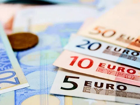 Lao dốc kỷ lục, kịch bản nào cho đồng Euro?