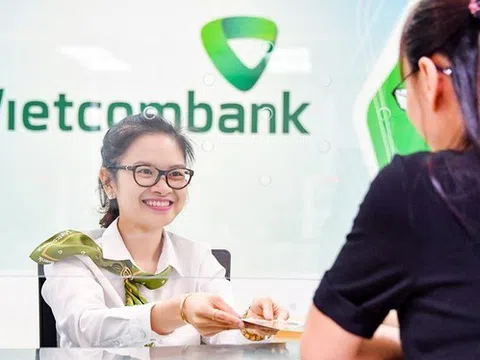 Lập kỷ lục bao phủ nợ xấu, Vietcombank lấy lại 'ngôi vương' lợi nhuận từ VPBank