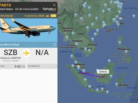 Vì sao cả thế giới có thể theo dõi chuyến bay của bà Pelosi