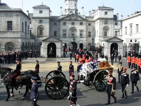 Lịch trình lễ tang 10 ngày tới của Nữ hoàng Elizabeth II ra sao?