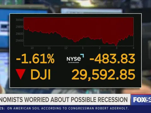 Nỗi lo suy thoái nhấn chìm chứng khoán và dầu thô trong phiên giao dịch cuối tuần